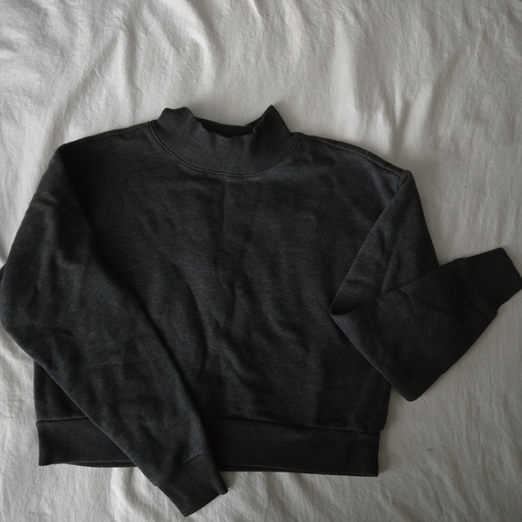 Wild Fable Women's Cropped Sweater Gray Size M Used - Picture 2 of 6